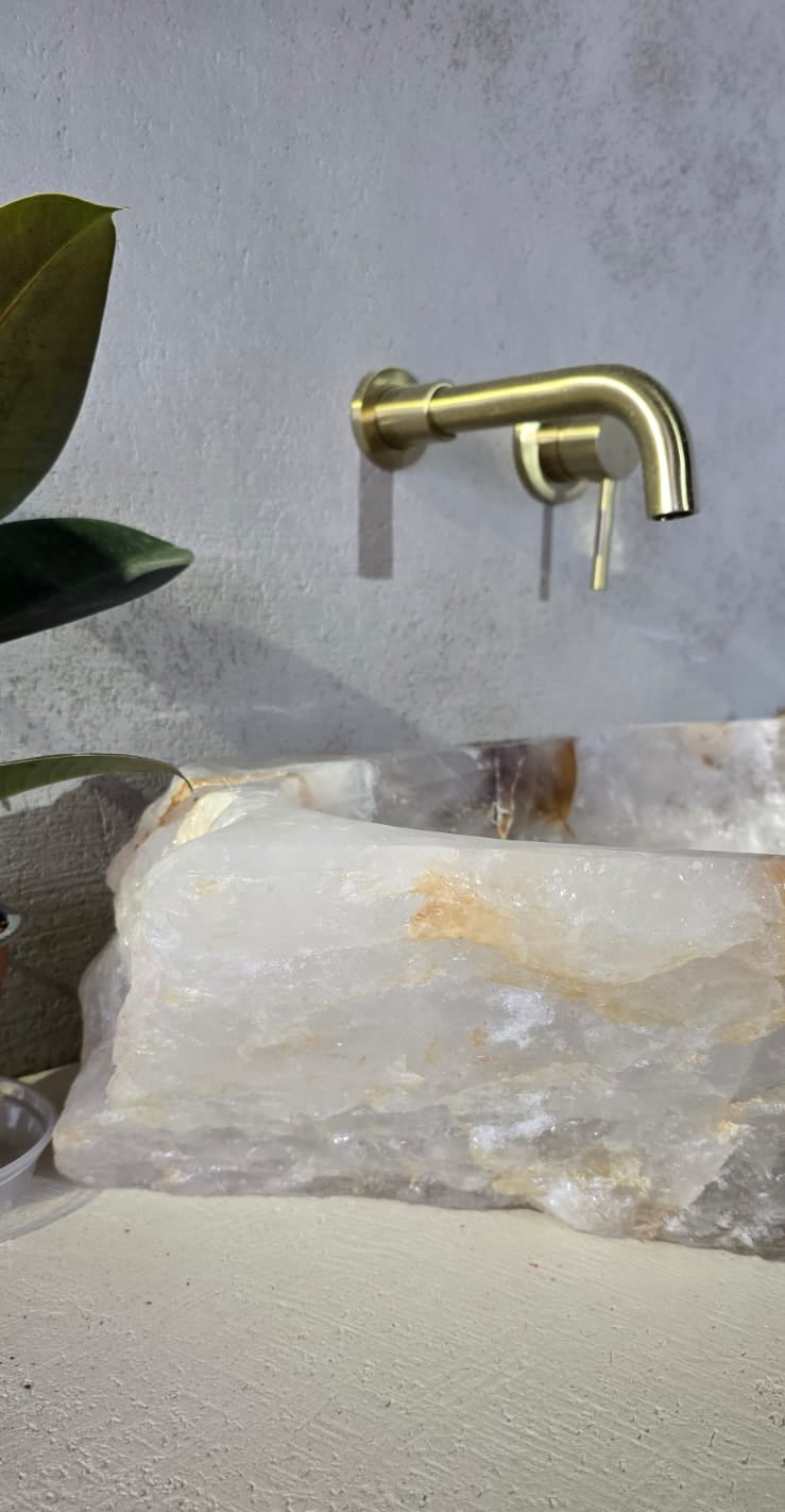 Quartz Hematoide 1 Wash Basin