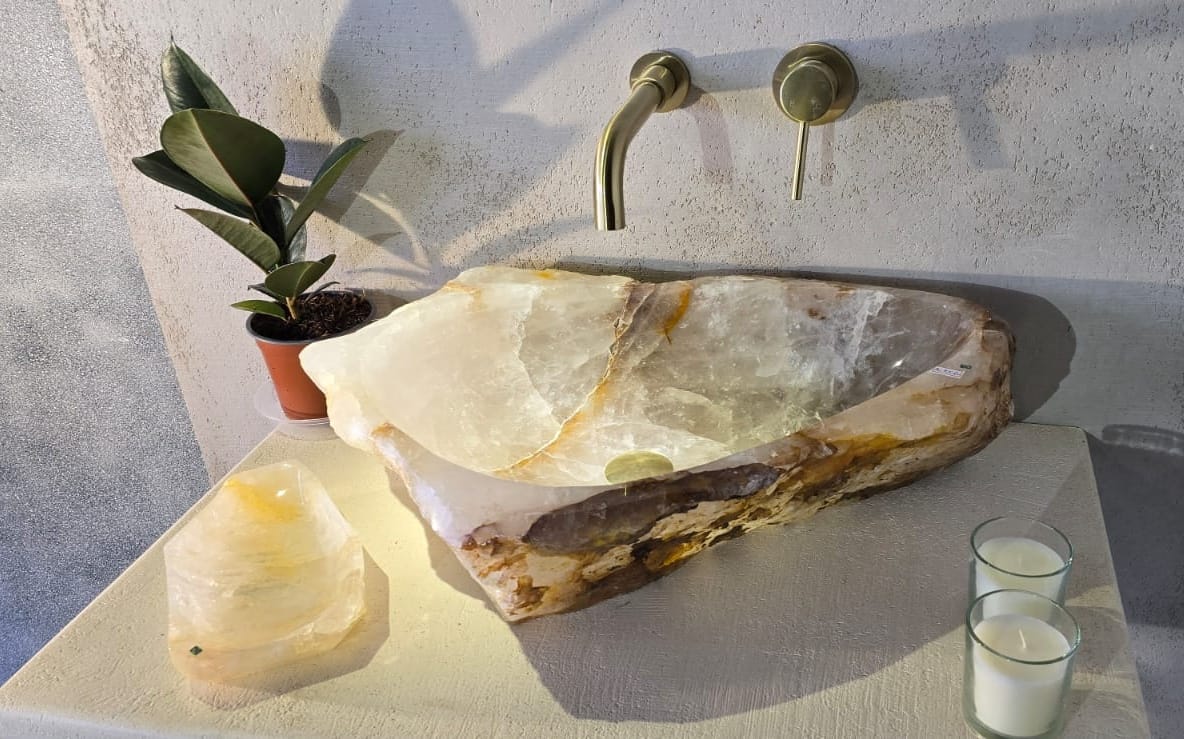 Quartz Hematoide 1 Wash Basin