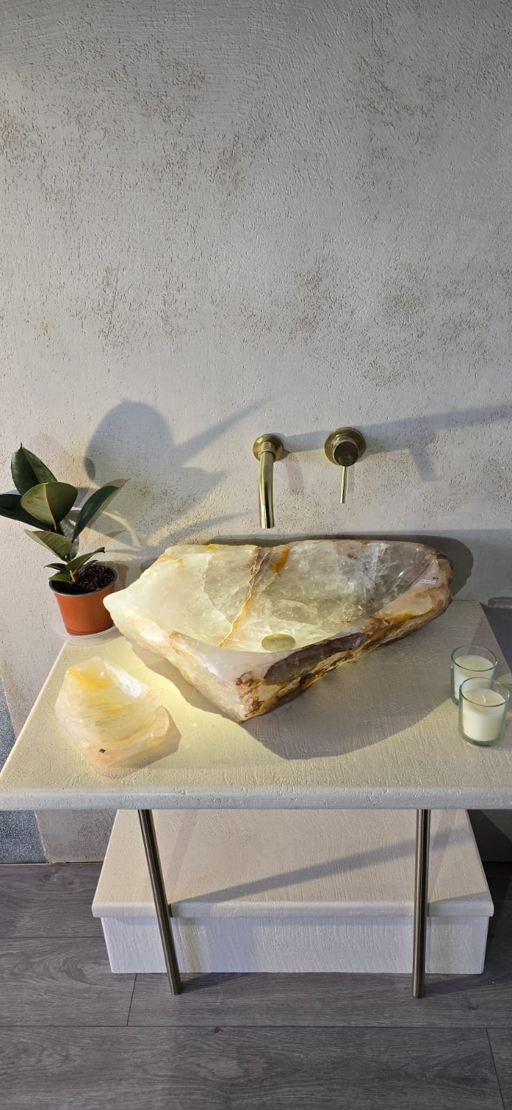 Quartz Hematoide 1 Wash Basin